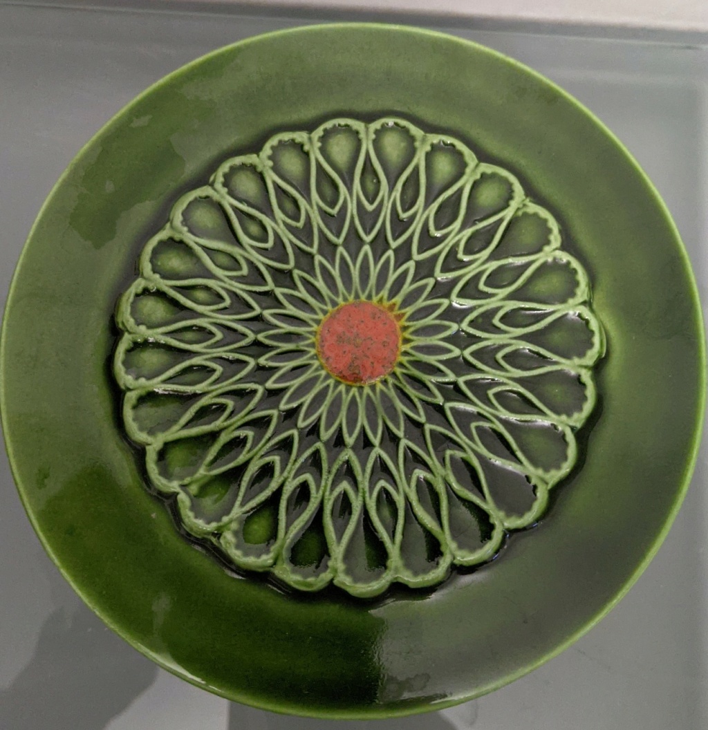 Green  lidded bowl - Alvino Bagni, Italy Pxl_2114