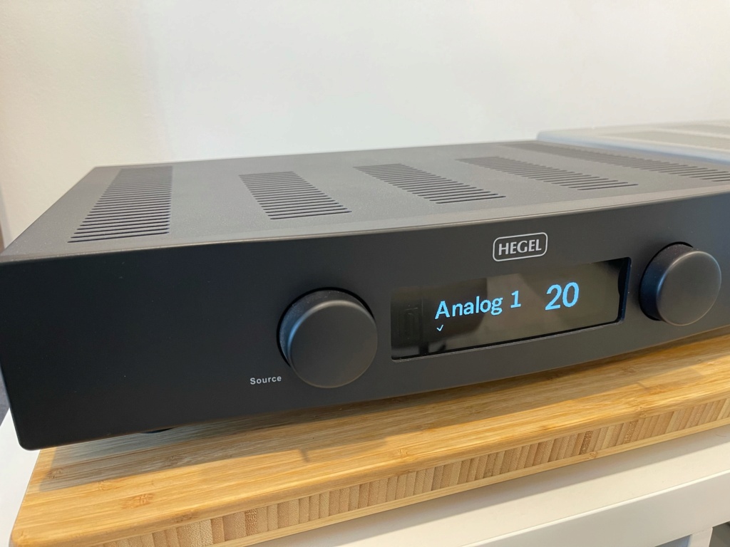 Hegel H90 Integrated Amp (Used) Image210