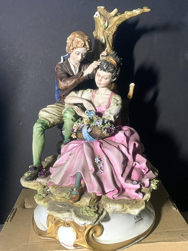 Capodimonte figurine: Works of Art Made In Italy _0640-10