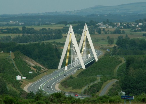 Première mondiale : 2011, le pont à haubans et tablier courbe de Térénez Chavan10