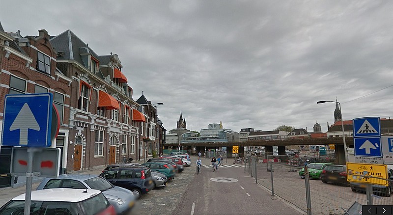 Hollandaise 1 : "La petite rue" de Vermeer Delft110