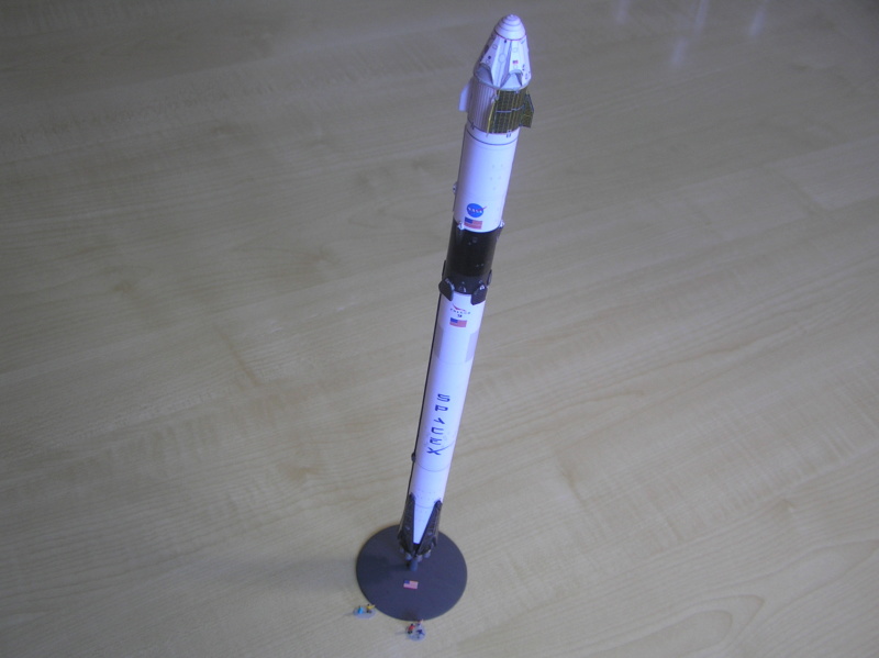 Falcon 9 - Dragon DM2, 1/220, papier. P5310012