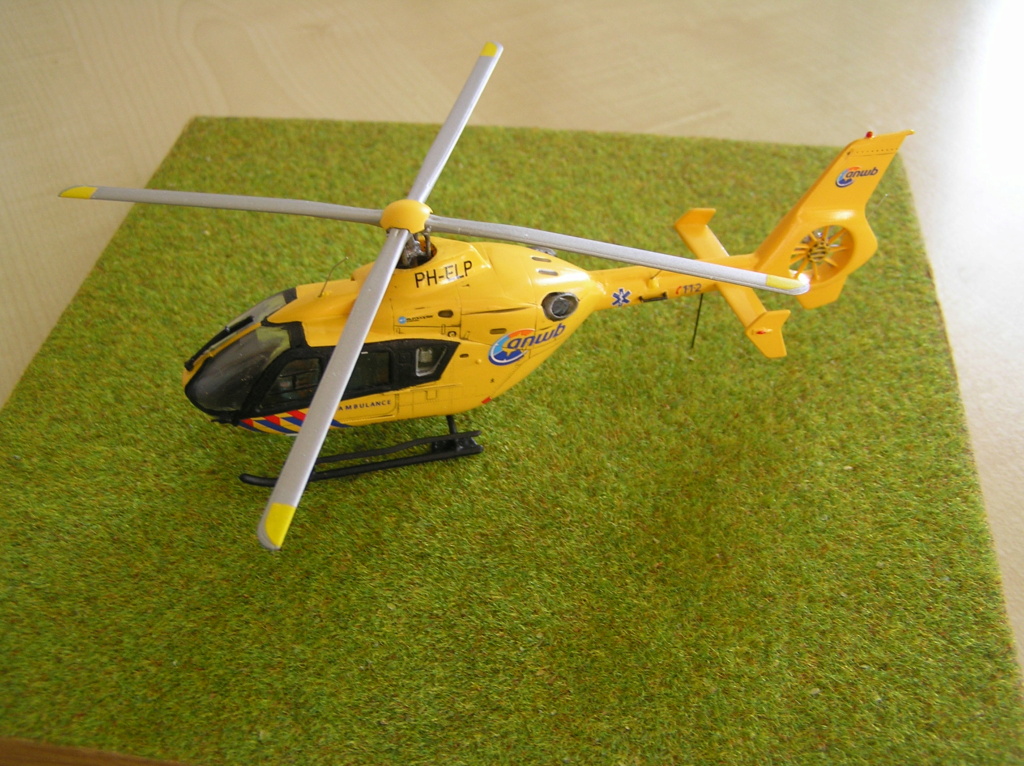 [Revell] 1/72 - Eurocopter EC-135 Evasan Pa200044