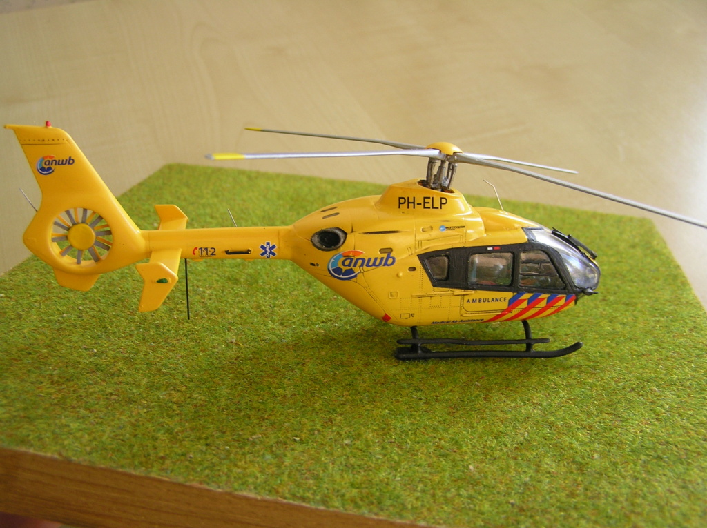 [Revell] 1/72 - Eurocopter EC-135 Evasan Pa200046