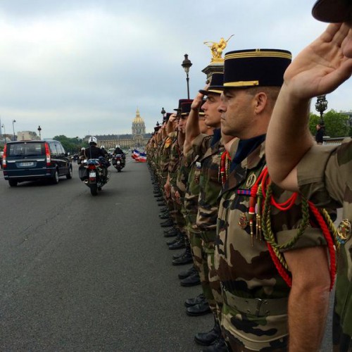 Hommage au SGC GUARATO au pont Alexandre III Guarat10