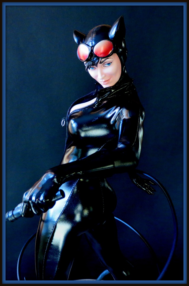 Les Premium Format de chez Sideshow : Catwoman de DC Img_0017