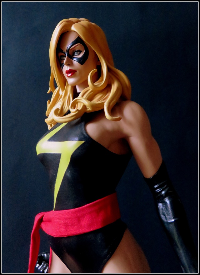 Les Premium Format de chez Sideshow : Miss Marvel de chez Marvel Img_1129