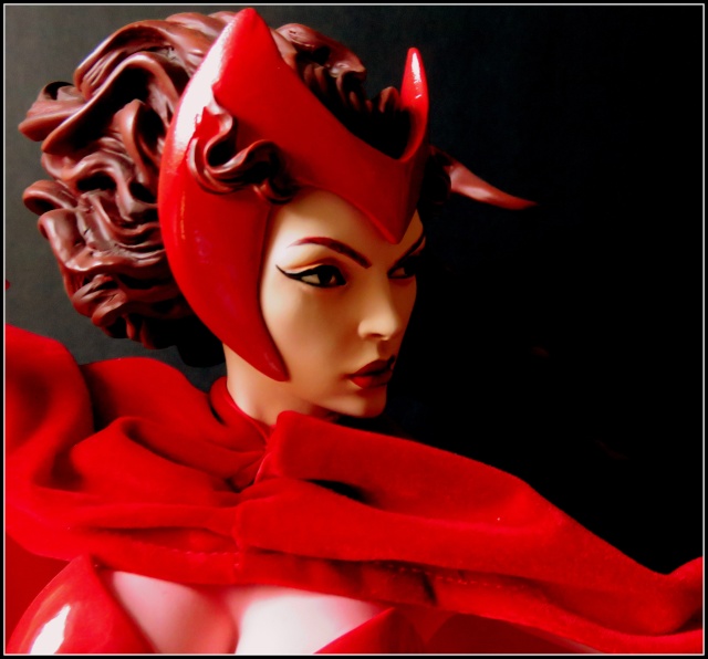 Les Premium Format de chez Sideshow : Scarlet Witch de Marvel Img_1329