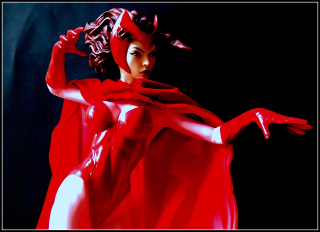 Les Premium Format de chez Sideshow : Scarlet Witch de Marvel Img_1331