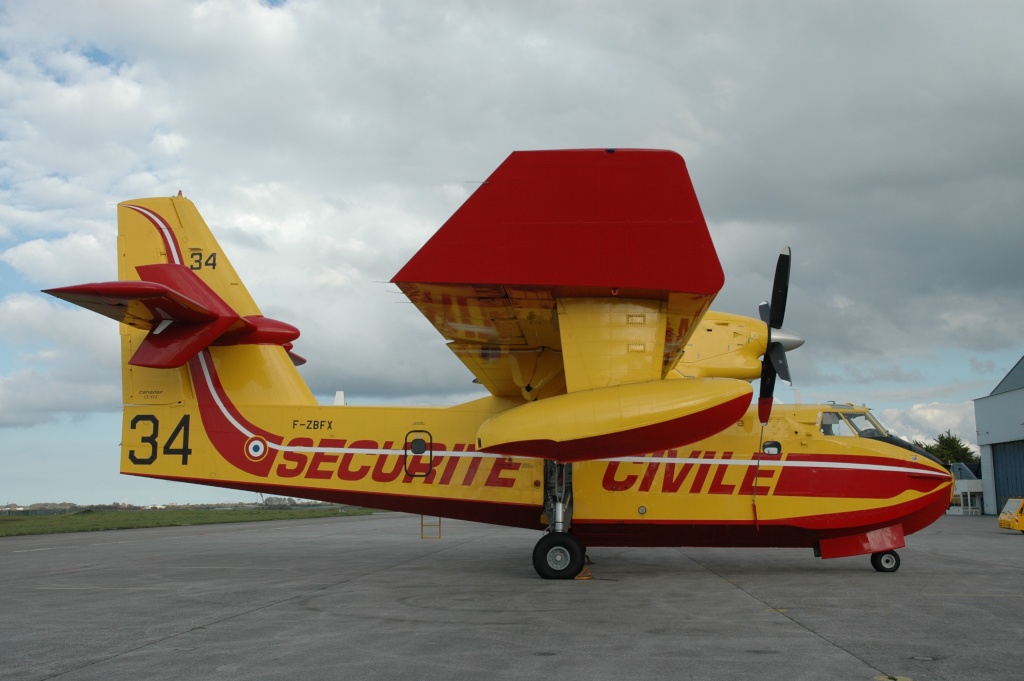 canadair CL 415 et CL 215 et autres avions bombardiers d'eau - Page 15 Dsc_9219