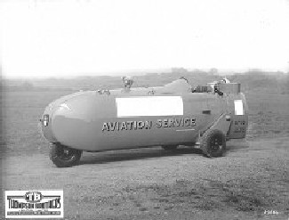 60y Thomson refuelling tender Shell aviation service Aero0210