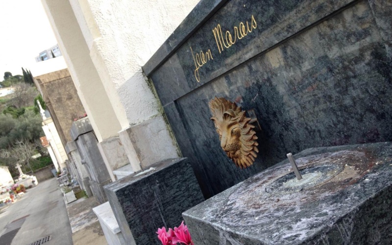 L tombe de Jean Marais pillée à Vallauris 31535310