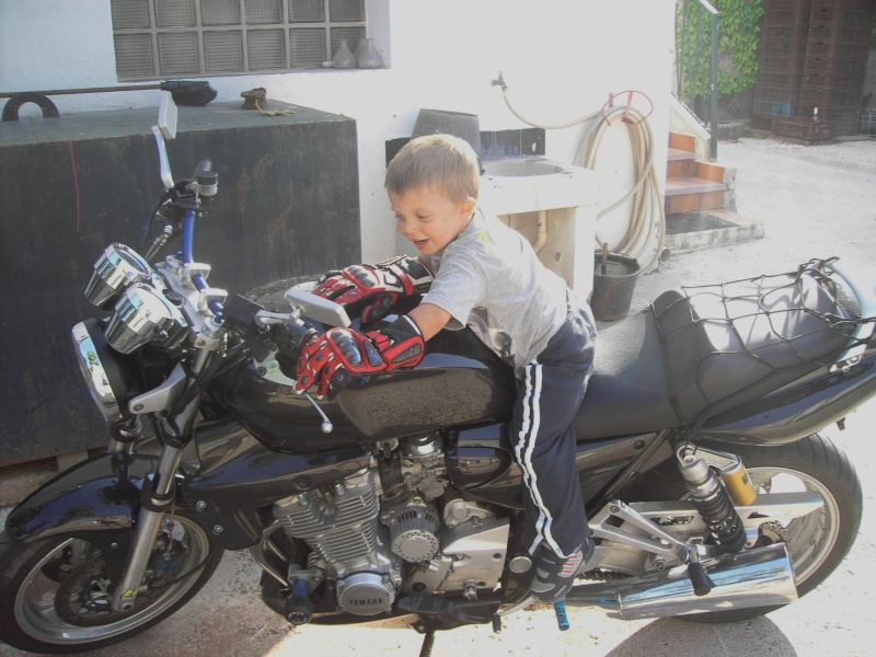 Le concours de juin 2010: Votre moto et les enfants. Pict5611