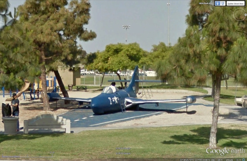 Maquette d'un Panther F9F au Lions Park, Costa Mesa, Californie -USA Sans_349