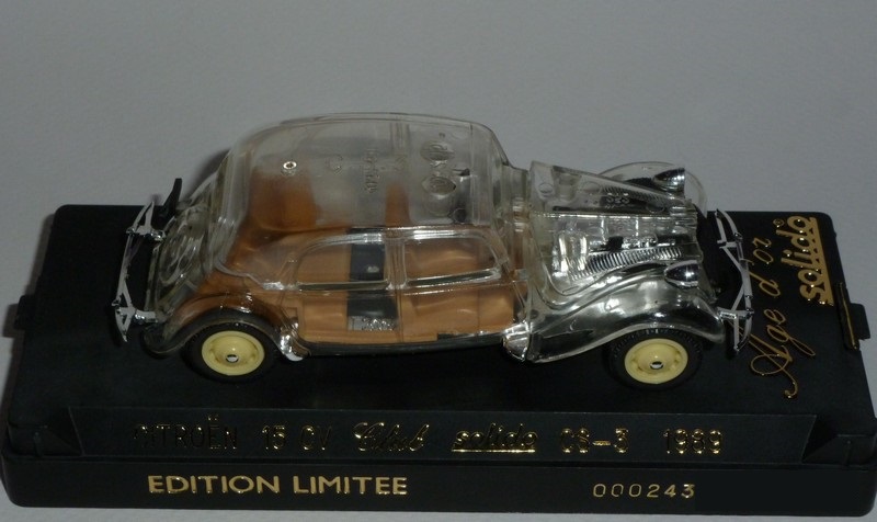 Une TRACTION AVANT transparente 0126