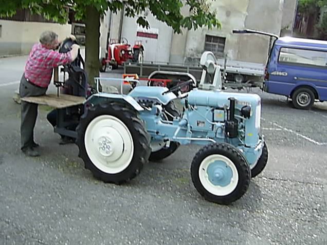 STIHL - STIHL : aussi des tracteurs ! Captu121
