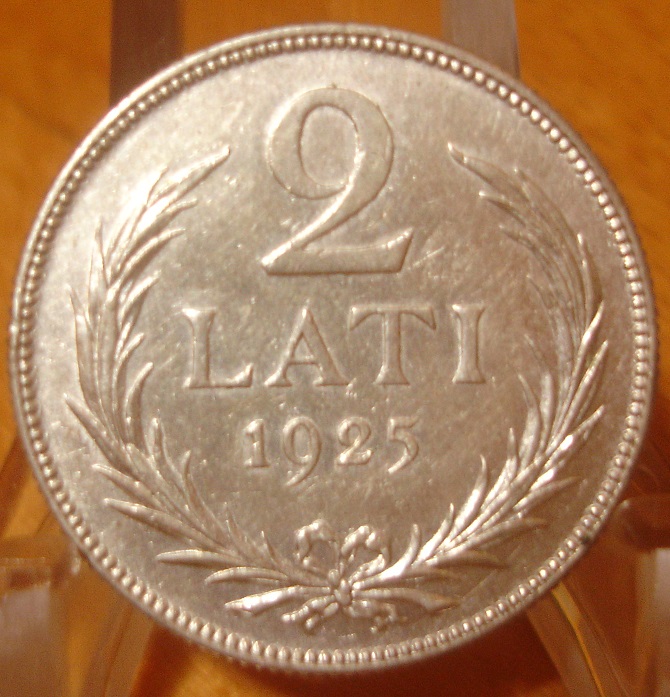 2 Lati. Letonia. 1925 Dsc00711