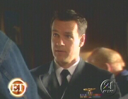 ET - 19 novembre 2004  David James Elliott Sounds Off (sur le tournage de JAG) Et111912