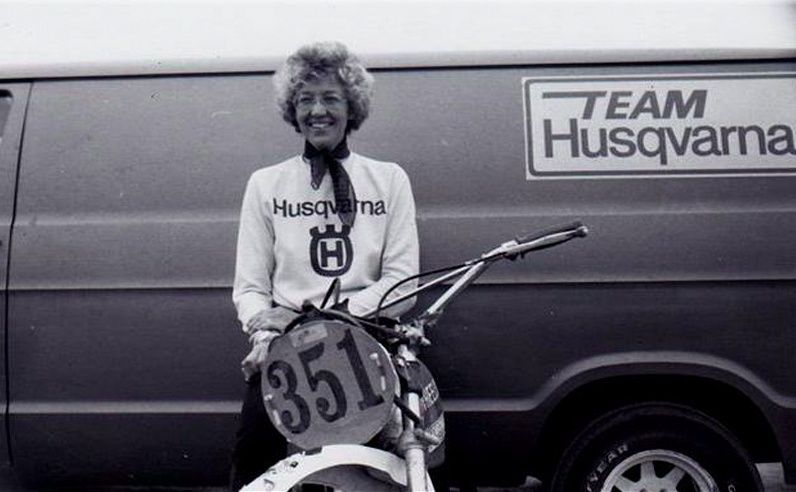 MARY McGEE, Légende féminine de l'enduro et motocross Screen48