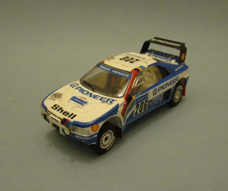 Toutes les voitures HELLER au 1/43eème 02) LANCIA DELTA S4 MARTINI - Page 2 Img_1534