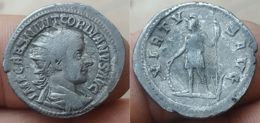 Antoniniano de Gordiano III. VIRTVS AVG. Valor a izq. Antioquía. Gordia10