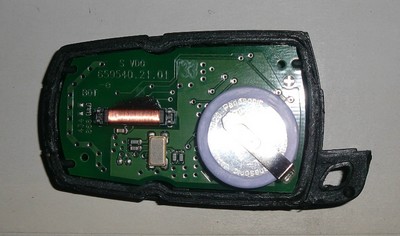 bmw E60 530d M57 an 2006 ] Changement de la batterie de la clé de contact  (Résolu )