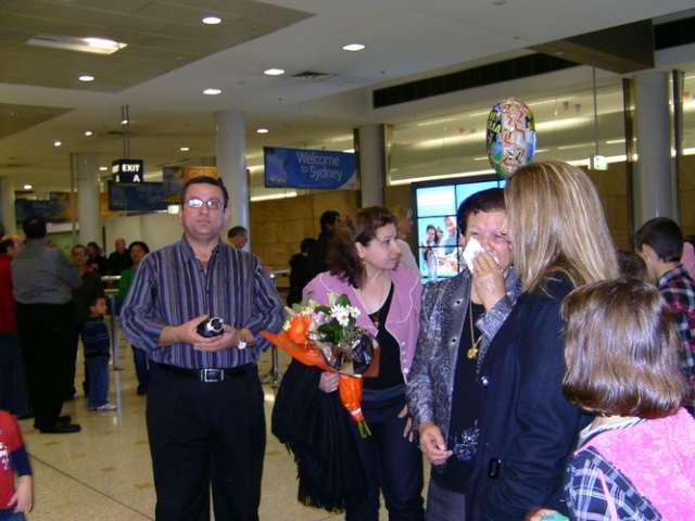 إستقبال وترحيب حار بالسيدة إيلشواع إيشو القس بولص أثناء وصولها الى مطار سيدني – أستراليا Bild3032