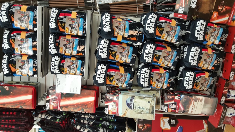 Star wars merchandising overdose ? - Page 3 20151121