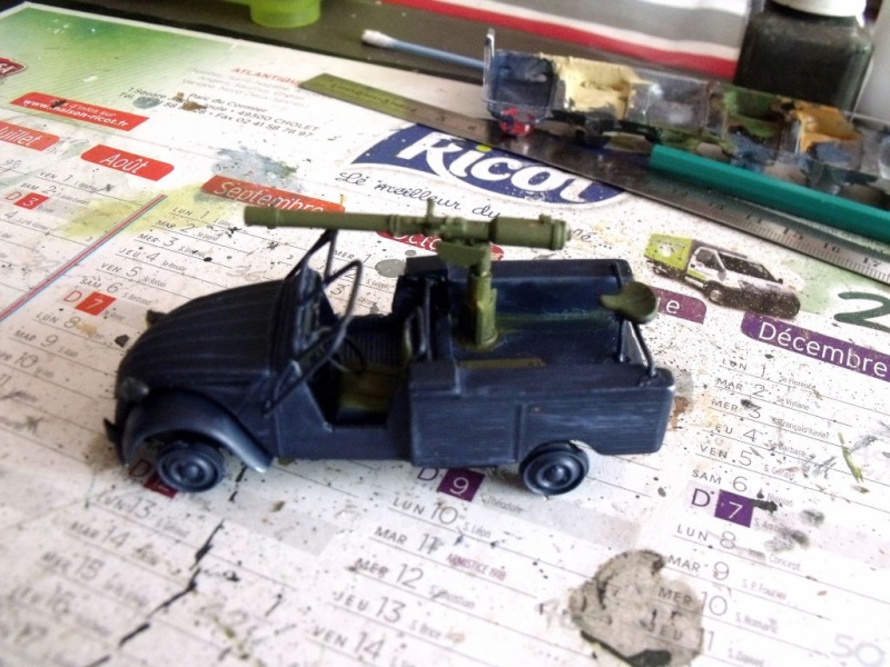 2 CV canon en scratch 1/43 base Norev 2cv_ca10