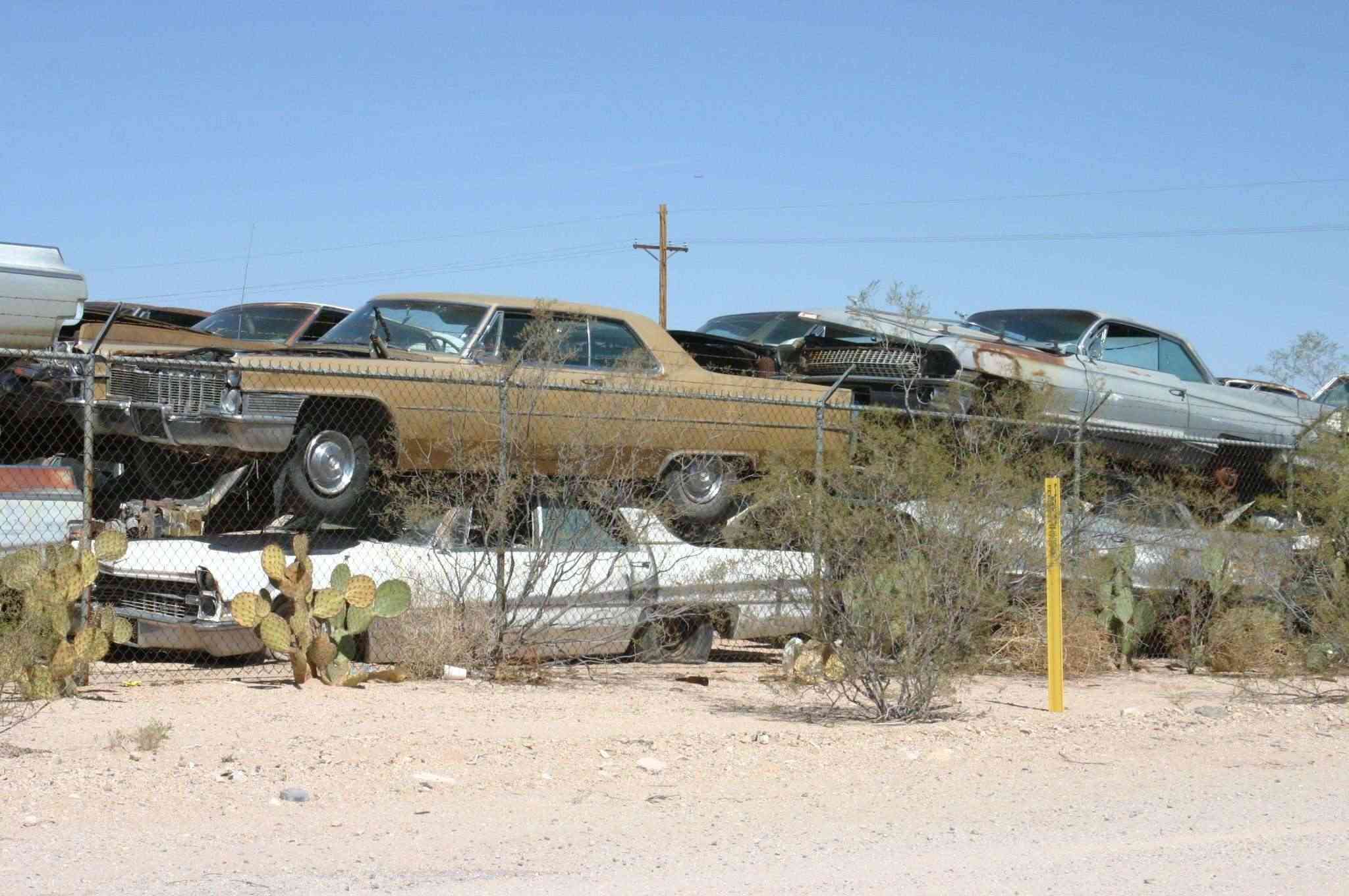 Cadillac Ranch à Tucson (AZ) U.S.A. Cad210