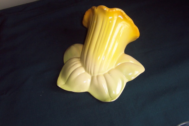 A Daffodil Vase shape 541 Daffod10