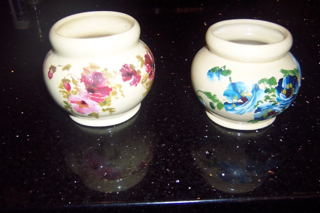 Harwyn Pottery painted Ambrico glazed ware. Flower10