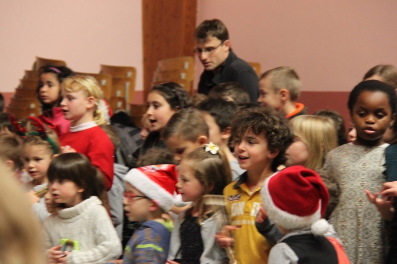 Fête de Noël des écoles de Wangen,  18 décembre 2015 Img_1615