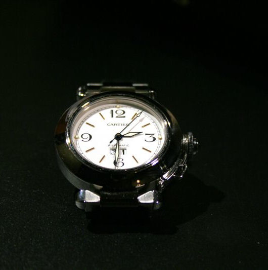 White is white ... Vos montres blanches - Page 6 Thierr16
