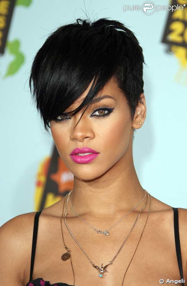 Avec quelle coiffure préférez-vous la chanteuse Rihanna ? 41234-10