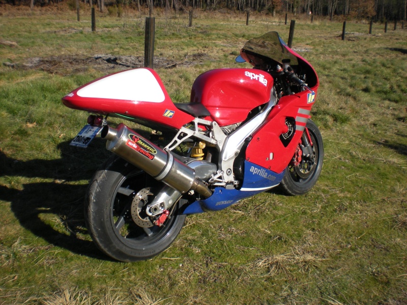 nos autres motos (hors ducati) - Page 11 Rsv_re10