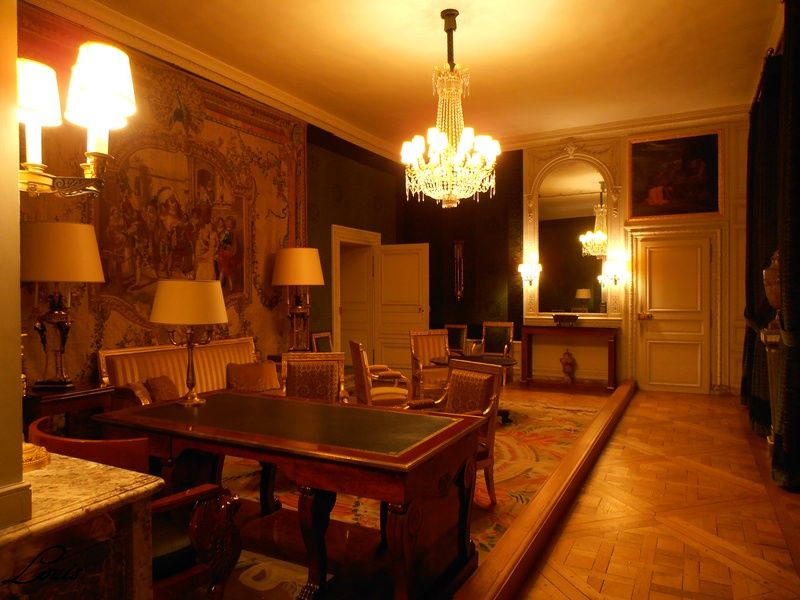 gaulle - Expo au Grand Trianon : De Louis XIV à Charles de Gaulle - Page 3 4_bure10