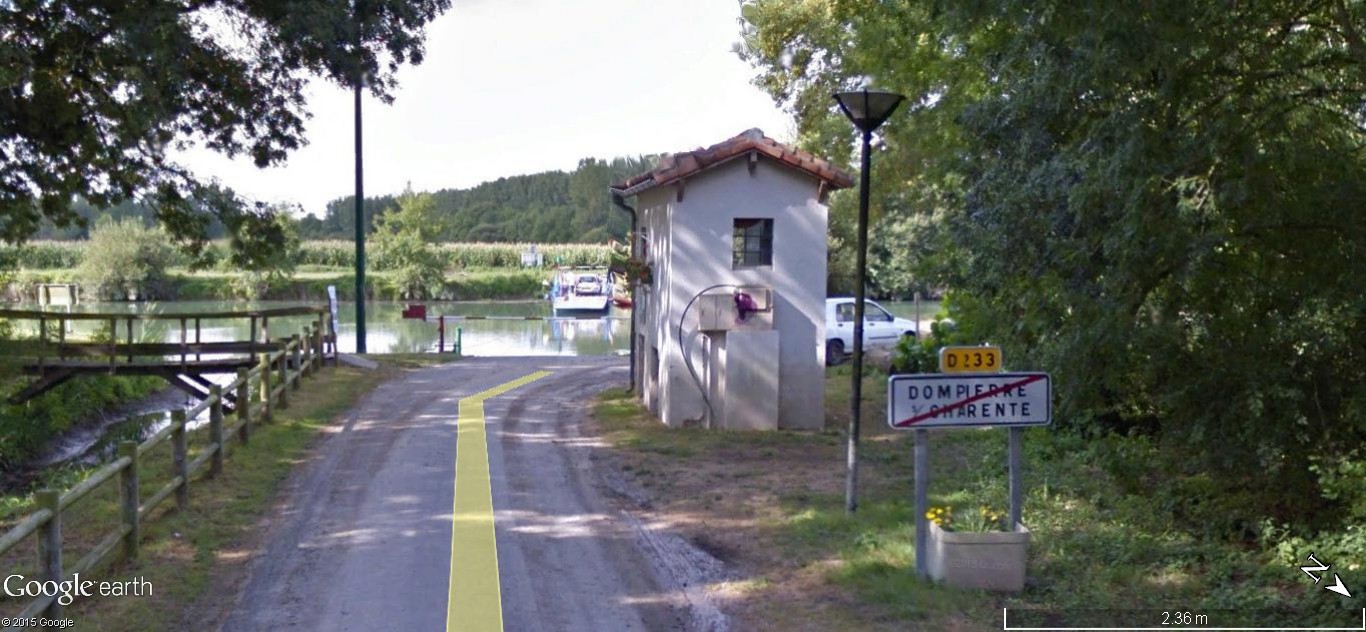 STREET VIEW : "Passe ton bac, d'abord". Un prolongement de la route sur le fleuve. - Page 3 92