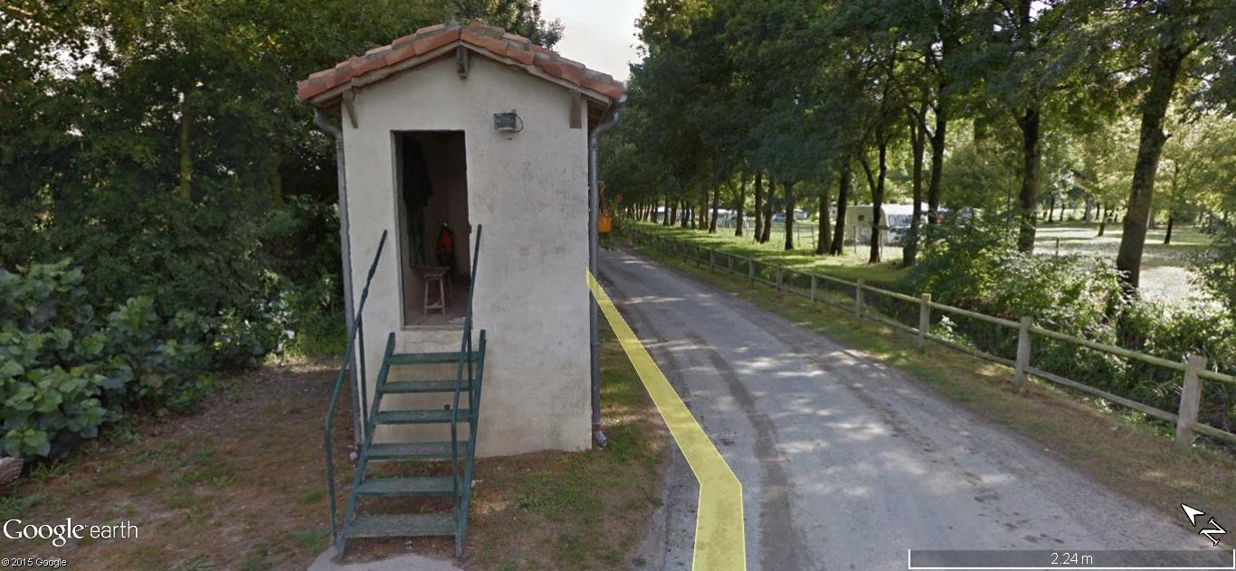 STREET VIEW : "Passe ton bac, d'abord". Un prolongement de la route sur le fleuve. - Page 3 93