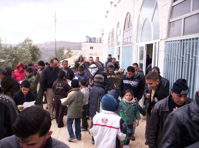خروج المصلين من مسجد القرية لهذا اليوم الجمعه Ouuoo_84