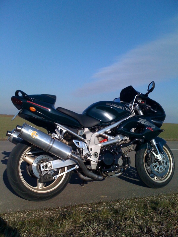 Voilà une moto pour les connaisseurs... Tl100010