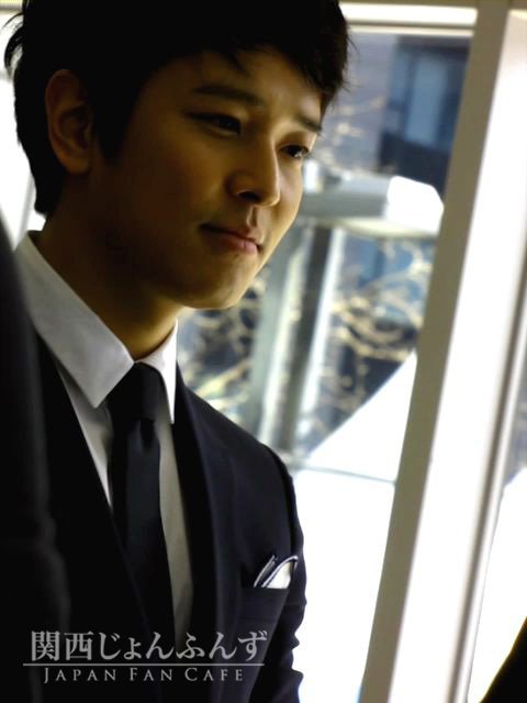 18/03/11 Kim Jeong Hoon como voluntario para recaudar fondos para las victimas de Japón 19999510