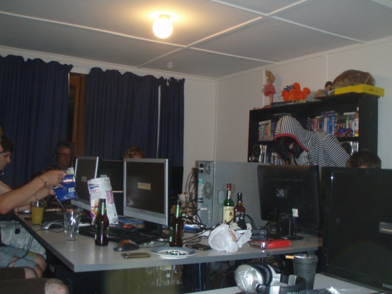 DOA 2010 Lan Pics :D (45 Pics) Vids now up!!! P1234813