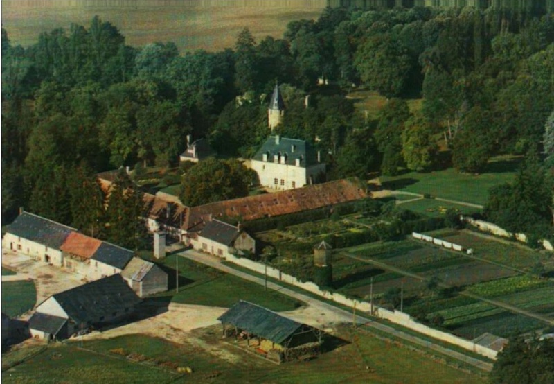 L'ancien musée militaire de Diors. 840_0010