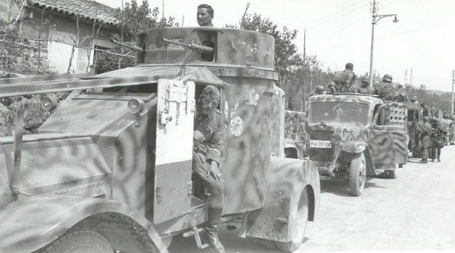 Quelques véhicules italiens utilisés par la police SS. Automi14