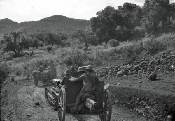 troupes italienne en Abyssinie. 1935 Convog11