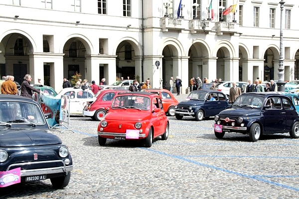 domenica 18/4 a Voghera per il raduno Fiat 500 (foto) 500_vo11