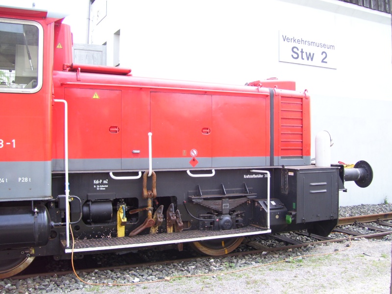 Fahrzeuge auf dem Außengelände im DB-Museum 333-0710