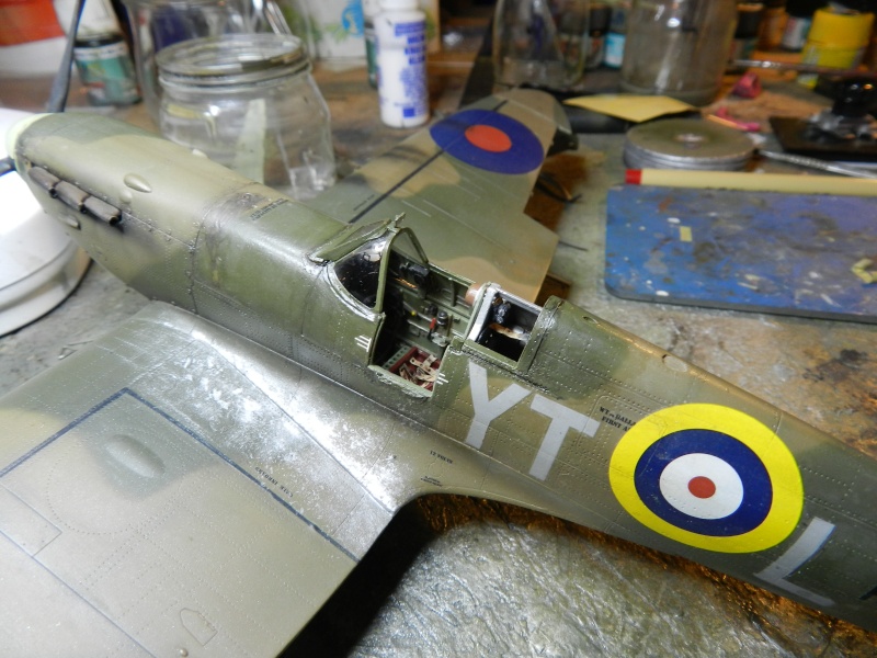 Spitfire Mk. IIa Revell 1/32 [Erik]  - Page 13 Dscn2531