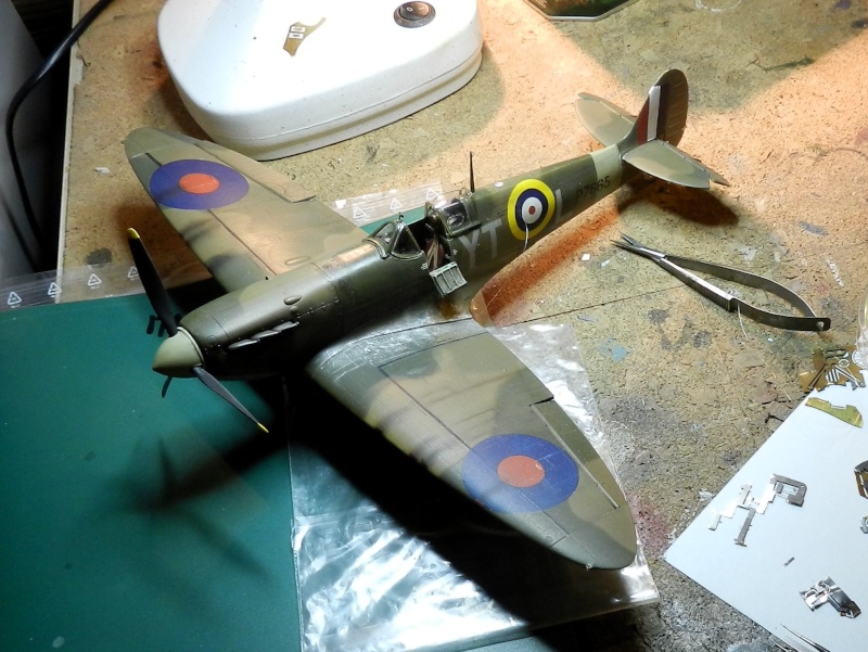 Spitfire Mk. IIa Revell 1/32 [Erik]  - Page 13 Dscn2545